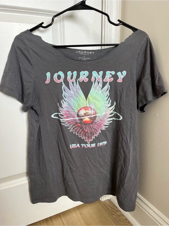 Tops - Women’s Graphic Tee in Charcoal with Pastel Wing Design